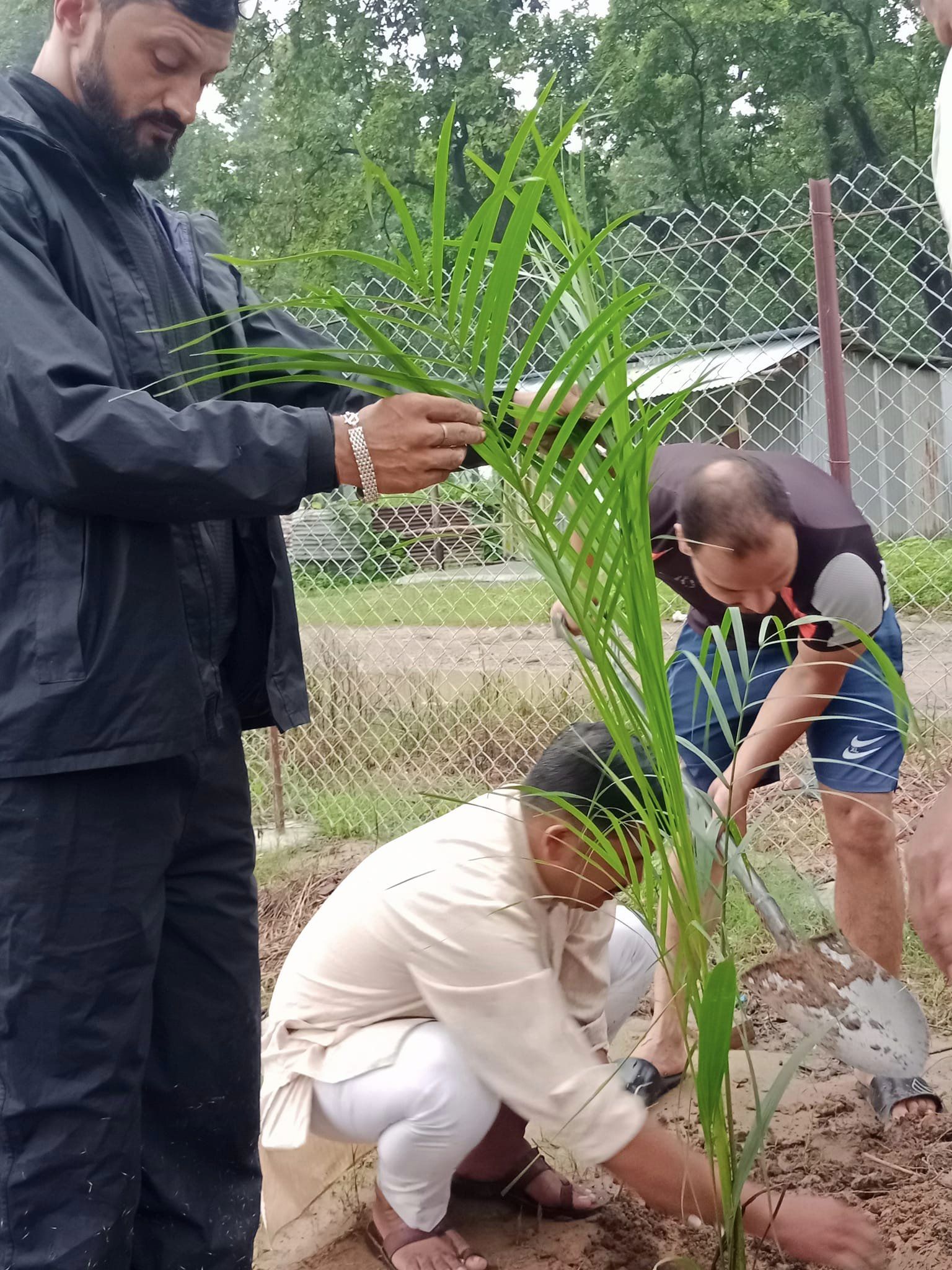 प्लानेट ग्रीन नेपालको सहयोगमा संघ परिसरमा वृक्षारोपण